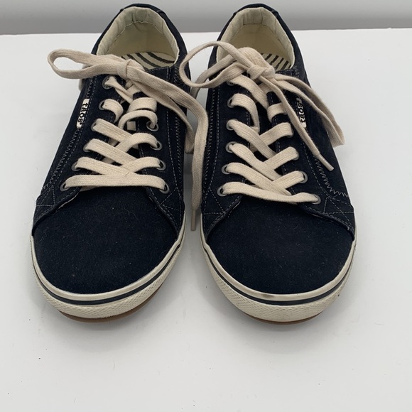 Taos Star Black Sneakers Size 10 - Picture 2 of 7